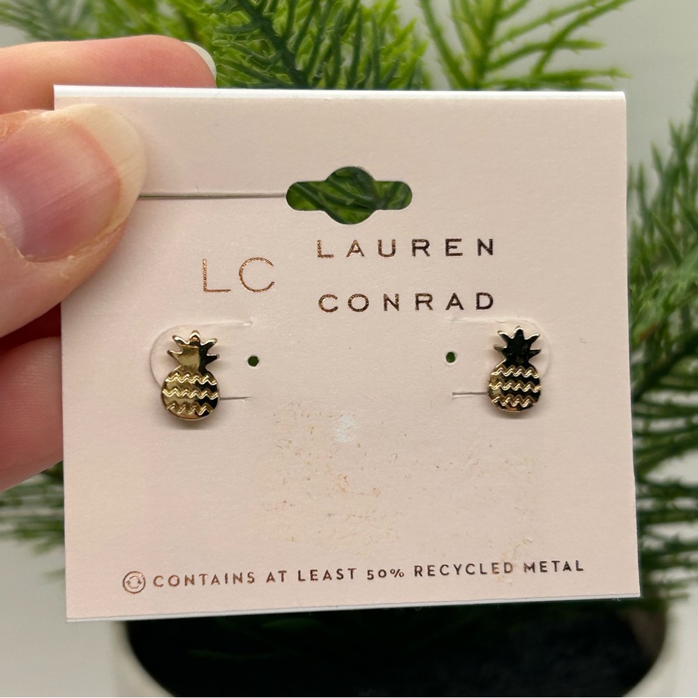 NWT Lauren Conrad Gold Pineapple Stud Earrings